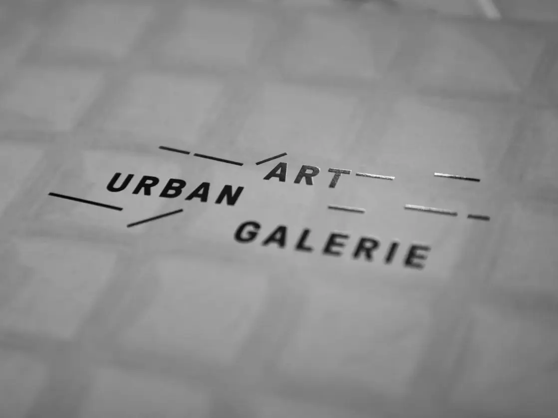 Urban Art galerie veredelter Druck vom Logo auf Broschüre